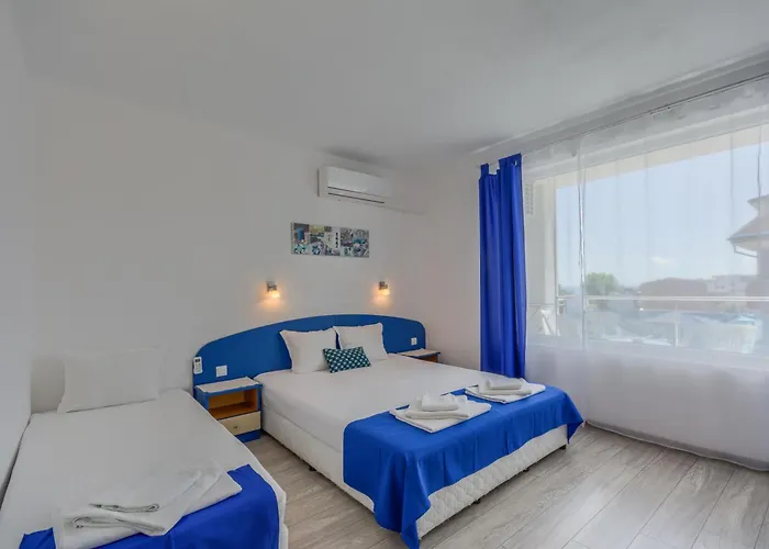 Siyanie Kiten (Burgas)